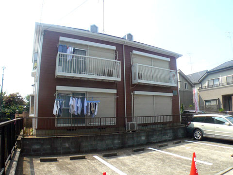 【ホームズ荏田の駐車場】