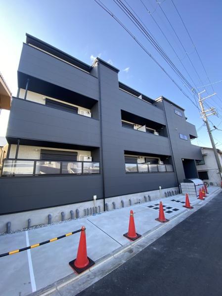 寝屋川市下木田町のアパートの建物外観