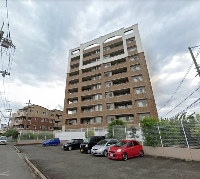 高槻市上本町のマンションの建物外観