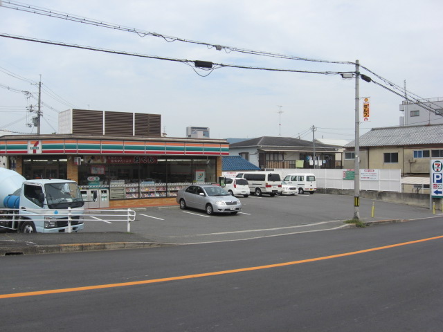 【高槻市上本町のマンションのコンビニ】