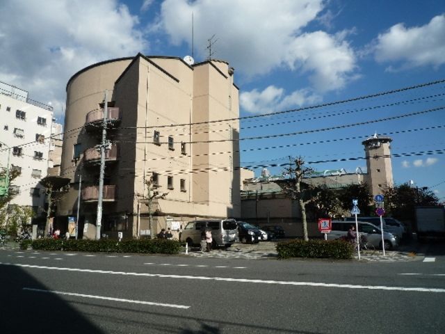 【台東区西浅草のマンションの小学校】