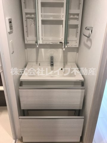 【グランカーサ難波元町の洗面設備】