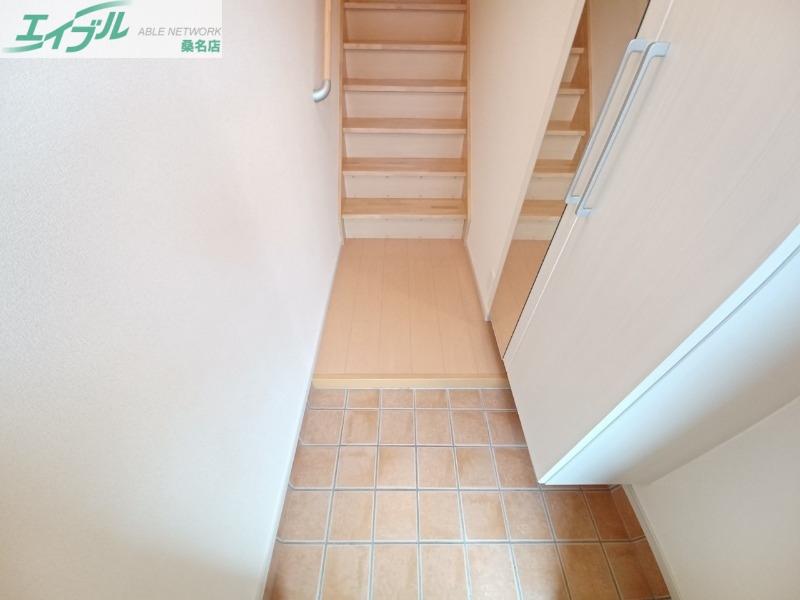 玄関　反転タイプ参考写真