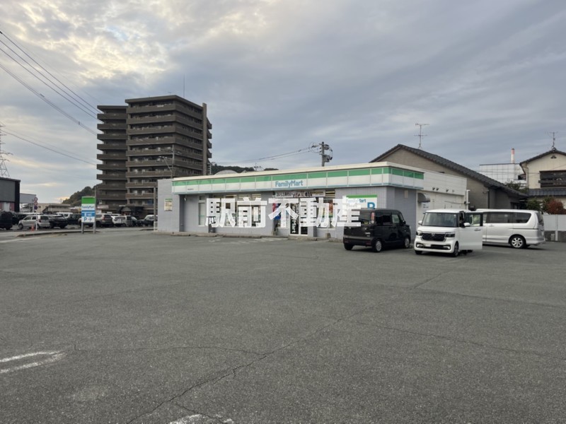 コンビニ　ファミリーマート荒尾西原町店（コンビニ）まで400m