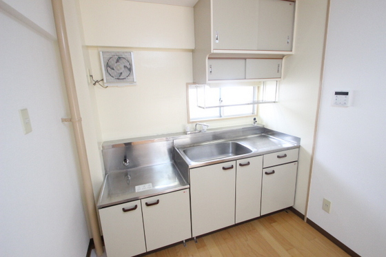 キッチン　※別部屋の写真です