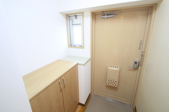 玄関　※別部屋の写真です