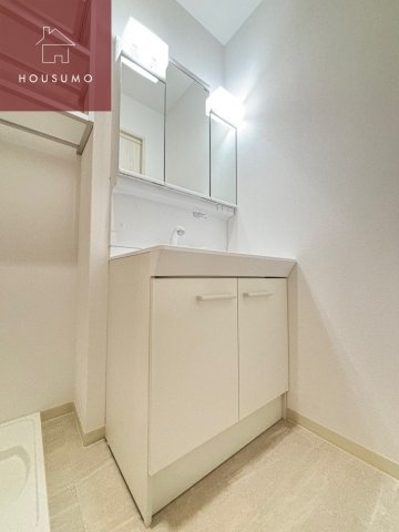 洗面設備　朝の支度にも助かる、独立の洗髪洗面化粧台