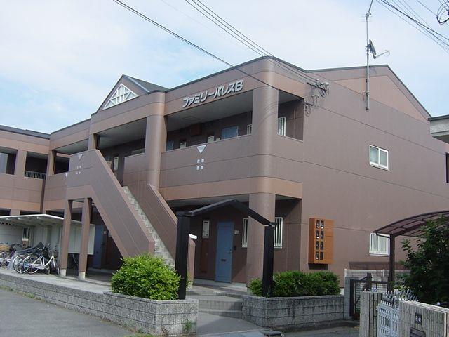 エントランス　外観写真（昼）