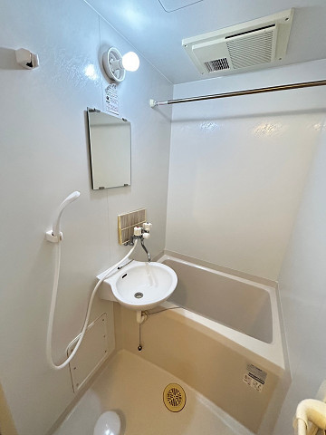 バス・シャワールーム　ゆったり過ごせるお風呂です