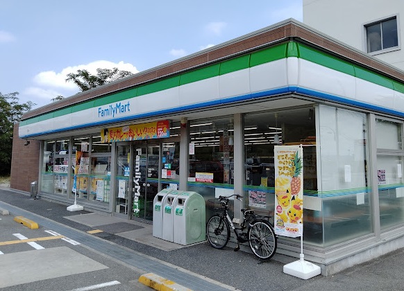 コンビニ　ファミリーマート 五社店（コンビニ）まで1008m