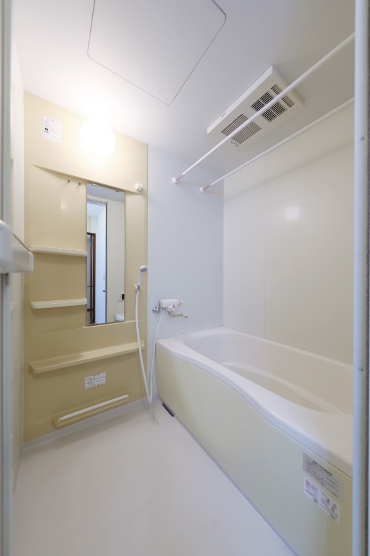 バス・シャワールーム　追焚・浴室暖房乾燥機付きバスルーム