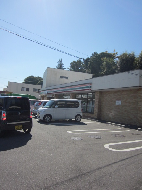 コンビニ　セブンイレブン桑名駅西店（コンビニ）まで577m