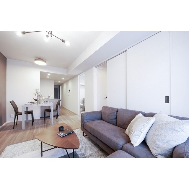 居室・リビング　※家具・家電の備え付けはありません