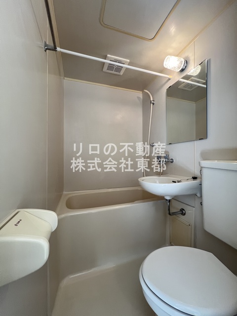 バス・シャワールーム　お掃除がしやすい３点ユニットバスです☆