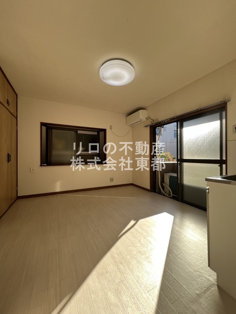 居室・リビング　明るい雰囲気で暮らしやすい！優しい質感の室内がオススメ☆