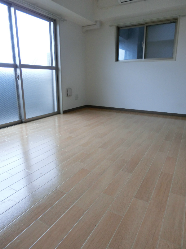 居室・リビング　※同マンション別部屋の参考写真です。