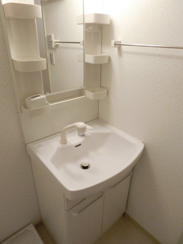洗面設備　※同マンション別部屋の参考写真です。