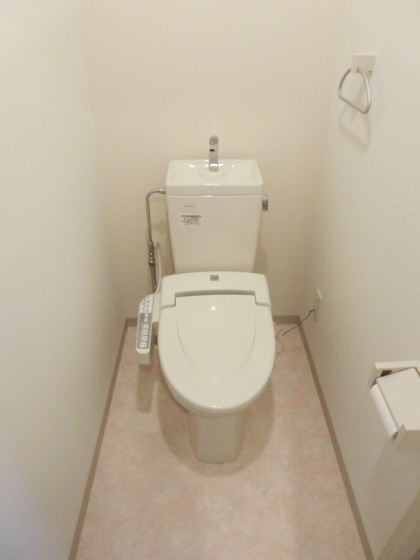 トイレ　※同マンション別部屋の参考写真です。