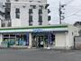 コンビニ　ファミリーマート 日野甲州街道店（コンビニ）まで323m