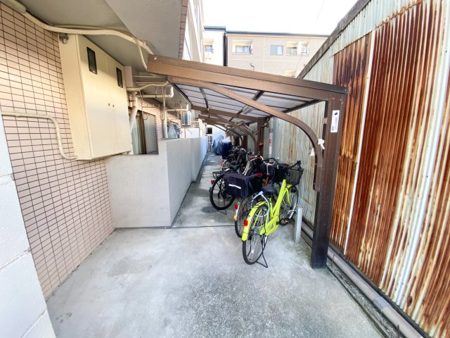 その他共有部分　自転車はこちらに置けます