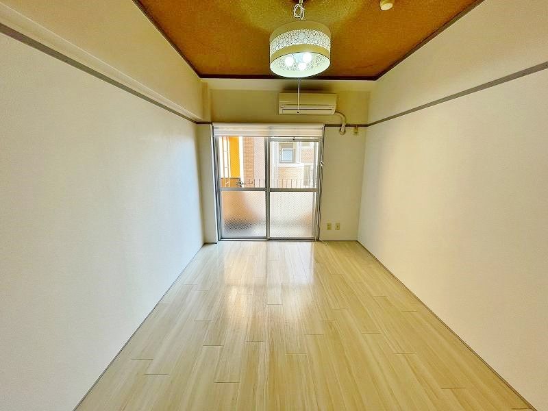 居室・リビング　★洋室6帖★