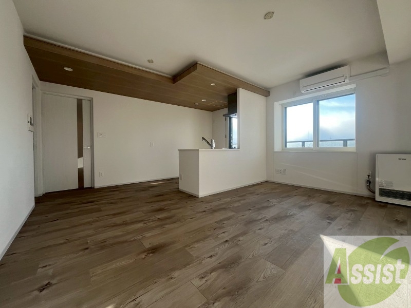 居室・リビング　広々としたリビングですね。使い勝手がよさそうですね！