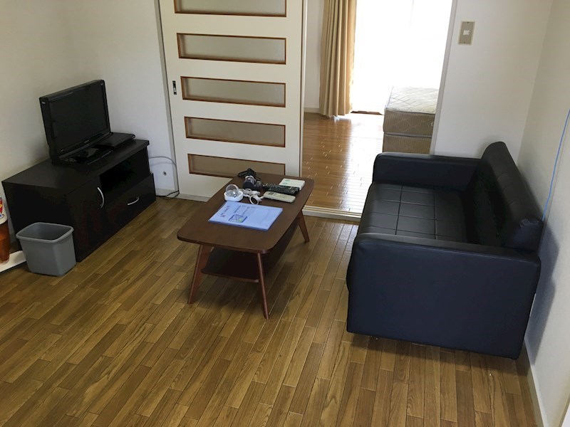 居室・リビング　生活に必要な家具・家電付き