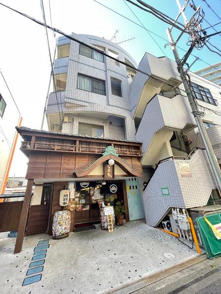 建物外観　物件の1階は店舗になります