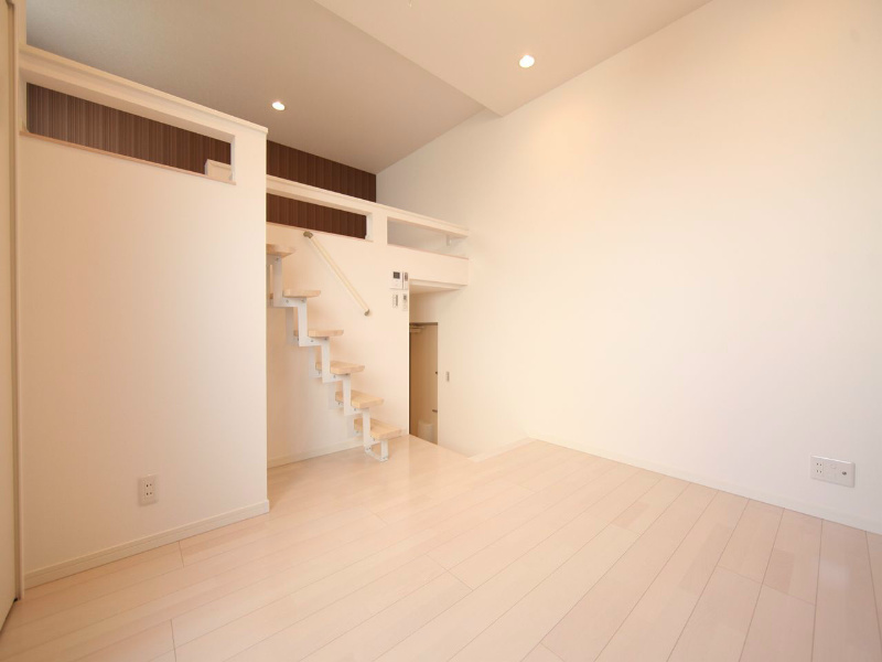 その他　洋室6.3帖　上階ロフト5.7帖（収納でもお部屋でも使えます