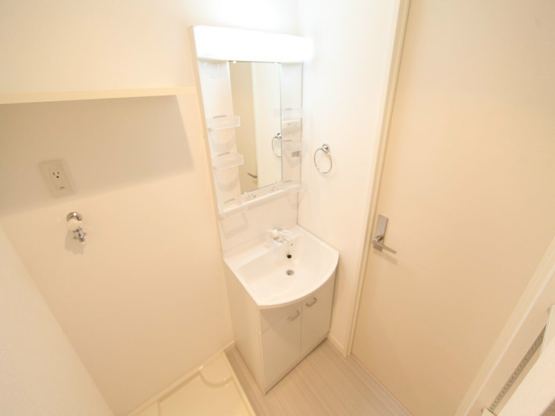 洗面設備　脱衣所　独立洗面台（シャンプードレッサー付）