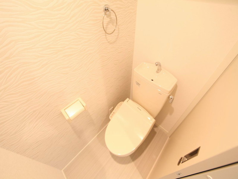 トイレ　温水洗浄暖房便座付トイレ