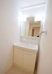 洗面設備　写真は同タイプ住居です
