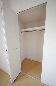 収納　写真は同タイプ住居です