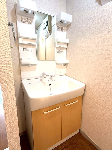 洗面設備　洗髪洗面化粧台で忙しい朝にも寝癖の付いた頭にも優しい☆お化粧