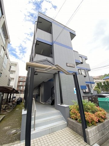 建物外観　南武線「久地」駅まで徒歩3分♪駅近なので通勤・通学にも便利な