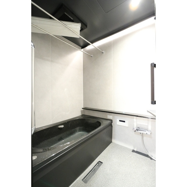 バス・シャワールーム　スタイリッシュなバスルーム