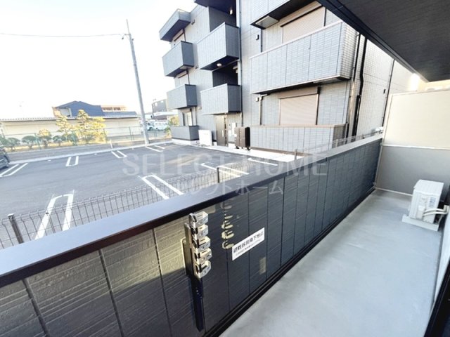 バルコニー　お洗濯にも便利なバルコニー付き同型タイプ