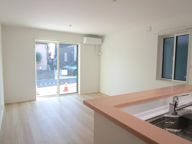 居室・リビング　居室全景