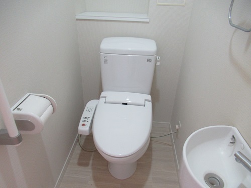トイレ　温水洗浄便座