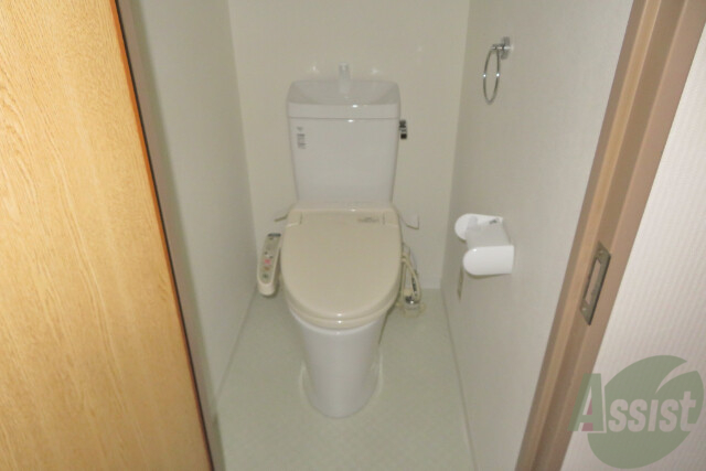 トイレ　トイレは温水洗浄付き。これだけは個人的に外せません。