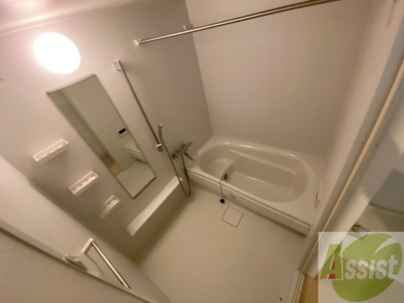 バス・シャワールーム　お風呂になります。一日の疲れを癒してくださいね。