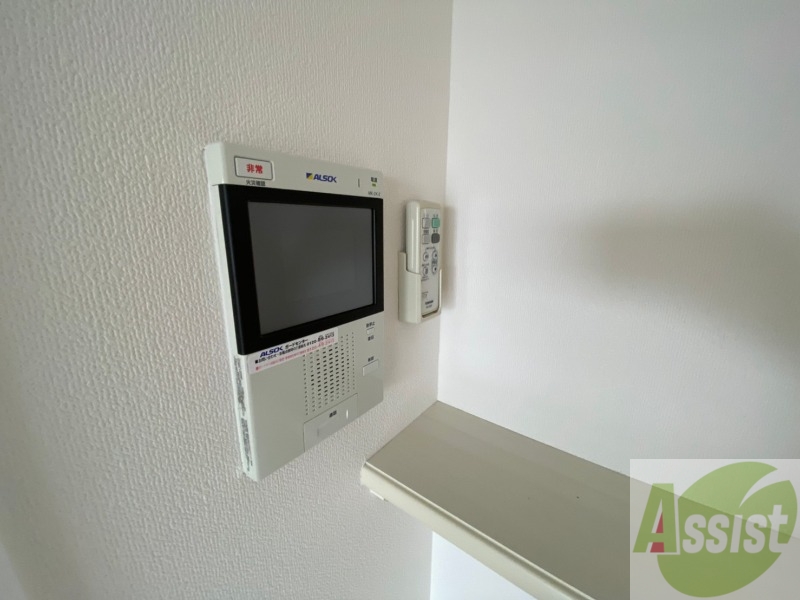 その他設備　ＴＶモニター付インターホンです。来客者の顔が見えるので安心！