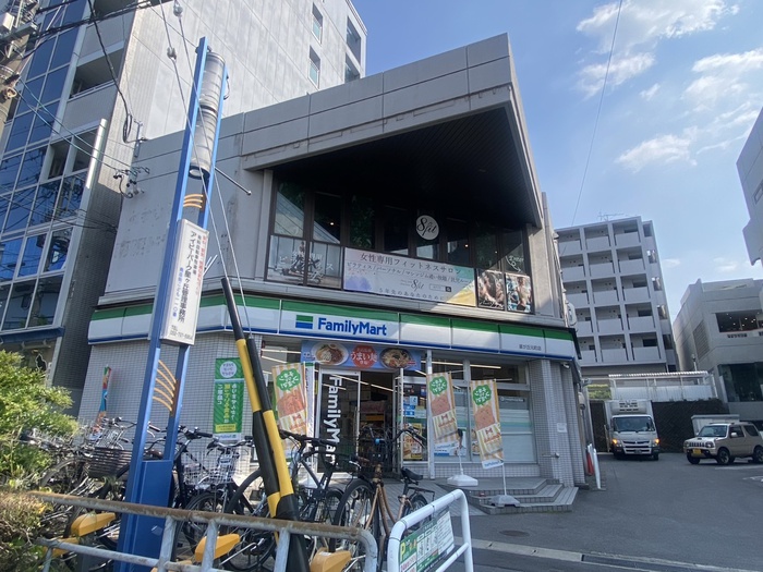 コンビニ　ファミリーマート星が丘元町（コンビニ）まで457m