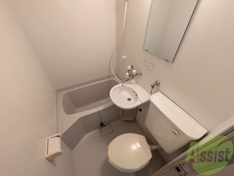 バス・シャワールーム　ユニットバスです。疲れを癒すのに欠かせませんね！