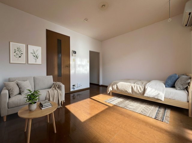 居室・リビング　家具はCGのイメージ画像になります。※実際に家具は付いており