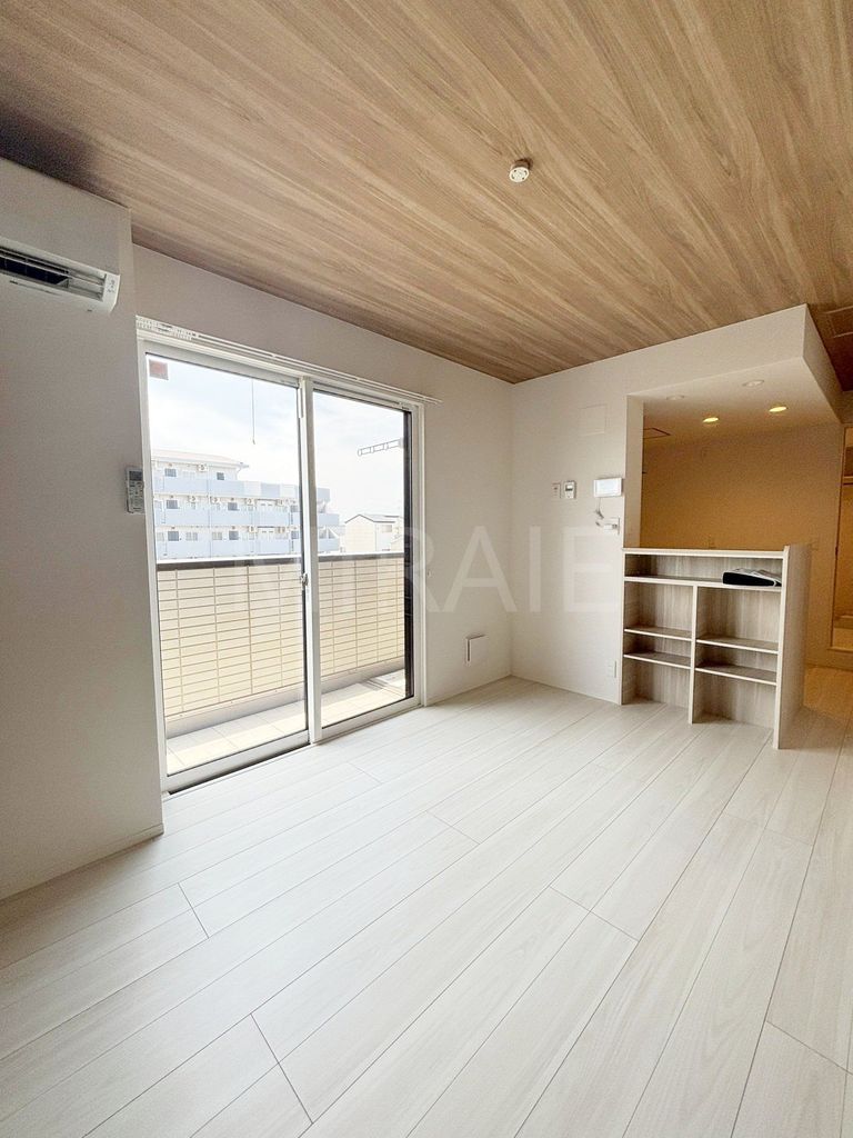 居室・リビング　施工中のため参考写真です。