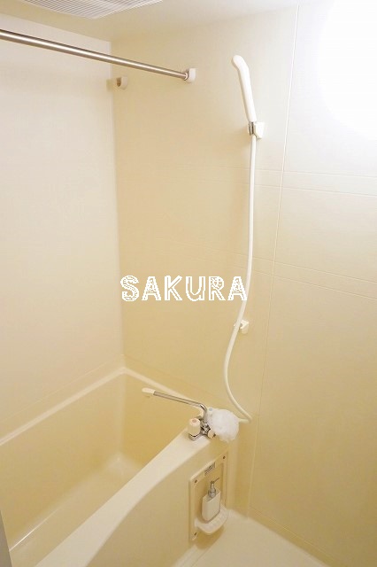 バス・シャワールーム　雨の日でも安心の浴室乾燥機付きです♪