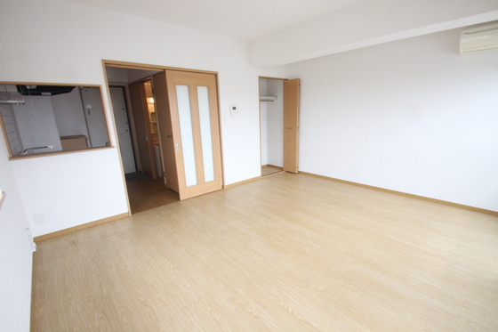 居室・リビング　※別部屋の写真です