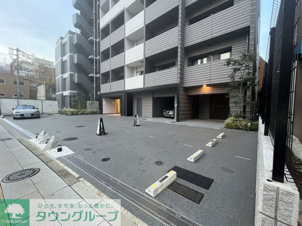 駐車場　駐車場