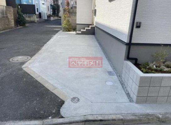 駐車場　庭